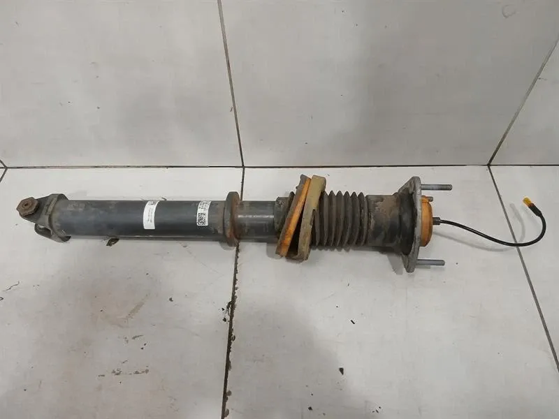 Porsche 911 (991) Porsche 911 991 shock absorber rear 99133305324 shock absorber rear PASM Body type: Coupe
Fuel: Petrol