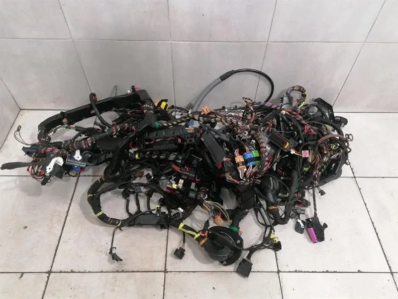 Porsche 911 (992) PORSCHE 911 992 WIRING LOOM MAIN RHD CONVERTIBLE BOSE TURBO Wiring Harness PAA992001 Body type: Convertible
Fuel: Petrol