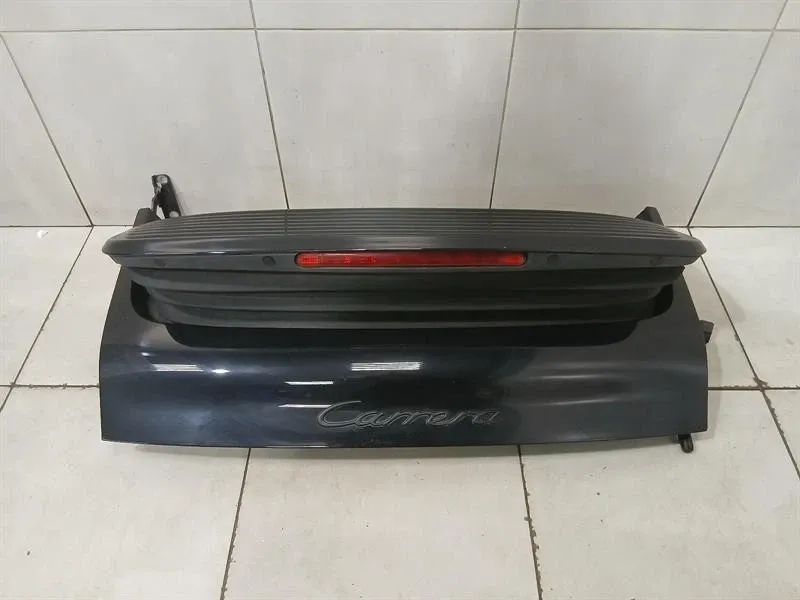 Porsche 911 (996) Porsche 911 996 C2 Boat Lid/Rear Spoiler 99651224001 Boot Lid Body type: Convertible
Fuel: Petrol