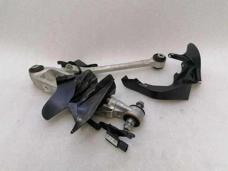 Porsche 911 (992) Porsche 911 992 GT3 Right Front Wishbone 9GT407152C Front Right Wishbone SET Body type: Coupe
Fuel: Petrol