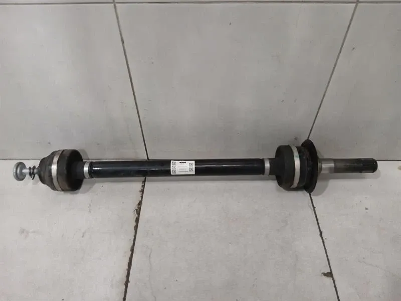 BMW 3 (G20 / G21) BMW 3 M3 G80 G20 drive shaft rear right 8089856 rear right drive shaft Body type: Saloon
Fuel: Petrol