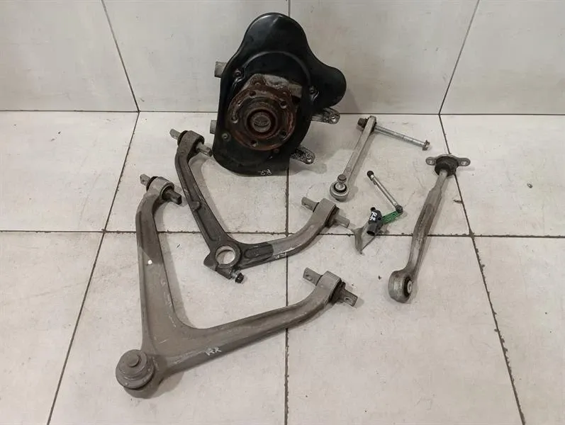 Audi R8 Audi R8 4S AWD Right Rear Hub 4S0505434E Wheel Bearing Housing Rear Right Body type: Convertible
Fuel: Petrol