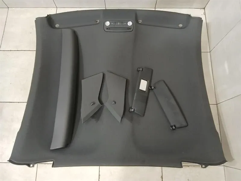 Audi R8 AUDI R8 TYPE 42 5.2 V10 COUPE Roof Lining 420867505D Headliner BLACK BLACK Body type: Coupe
Fuel: Petrol