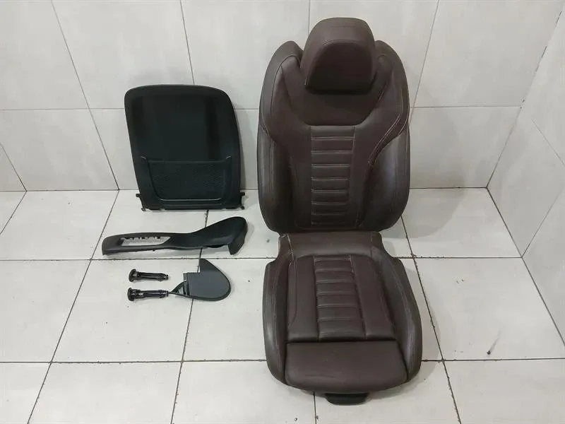 BMW 4 (G22 / G23 / G26)  BMW G20 G21 LH SEAT LEATHERS seat LEATHER LEFT interior Mocha Body type: Convertible
Fuel: Petrol