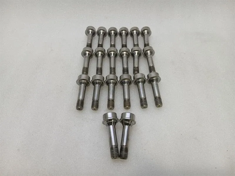 Genuine Ferrari Titanium Wheel Bolts Titanium Bolt Kit New 206274 812 SF90 PISTA Brand/Model: FERRARI SF90
Year: 2025
Engine: 29...