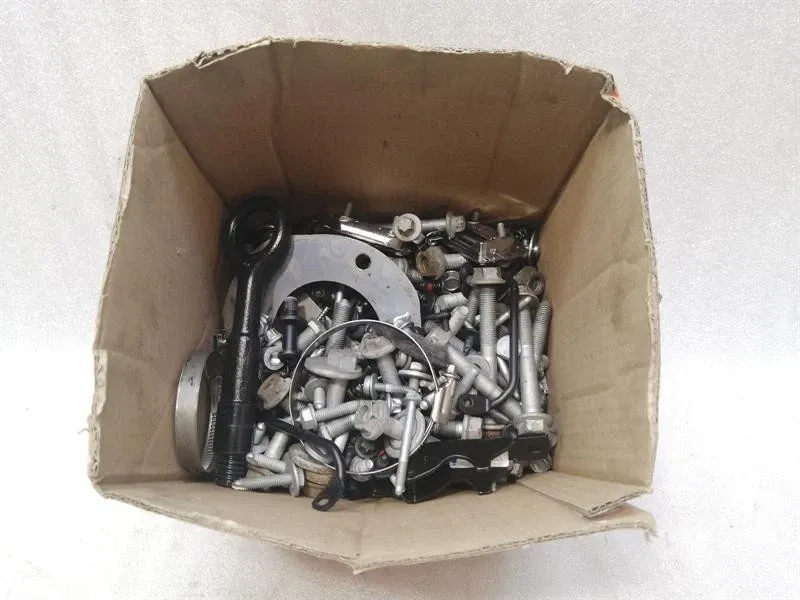 Porsche Panamera PORSCHE PANAMERA 970 SCREWS BOLTS FROM ONE CAR SET KIT SCREWS Body type: Hatchback
Fuel: Petrol