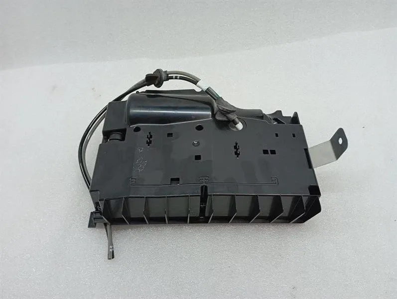Porsche 911 (992) Porsche 992 992805805B air pump for front spoiler control for front spoiler Body type: Convertible
Fuel: Petrol