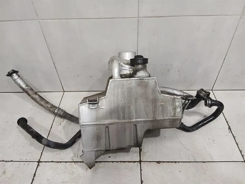 Audi R8 AUDI R8 TYPE 42 5.2 V10 COUPE Oil Sump 420115373L Oil Pan DRY SUMP Body type: Coupe
Fuel: Petrol