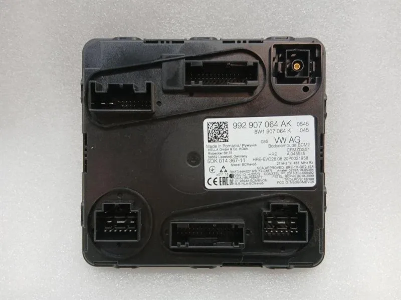 Porsche Taycan Porsche Taycan 9J electronic module 992907064AK control unit BCM Body type: Saloon
Fuel: ELECTRIC