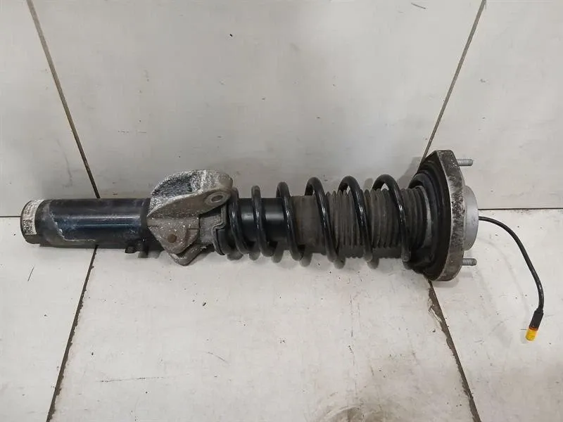 Porsche 911 (991) Porsche 911 991 shock absorber front 99134304509 shock absorber front PASM Body type: Coupe
Fuel: Petrol