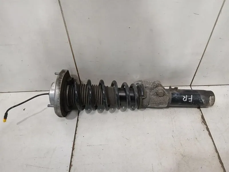 Porsche 911 (991) Porsche 911 991 shock absorber FRH 99134304509 shock absorber front right PASM Body type: Coupe
Fuel: Petrol