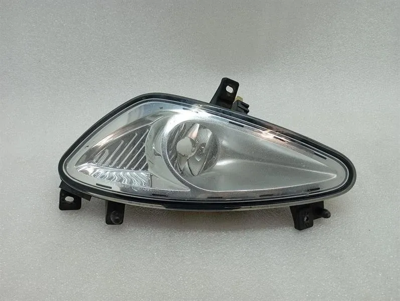 Mercedes-Benz A (W169) Mercedes S-Class W221 Left Front Foglamp A2218200156 Fog Light Left Body type: Saloon
Fuel: Petrol