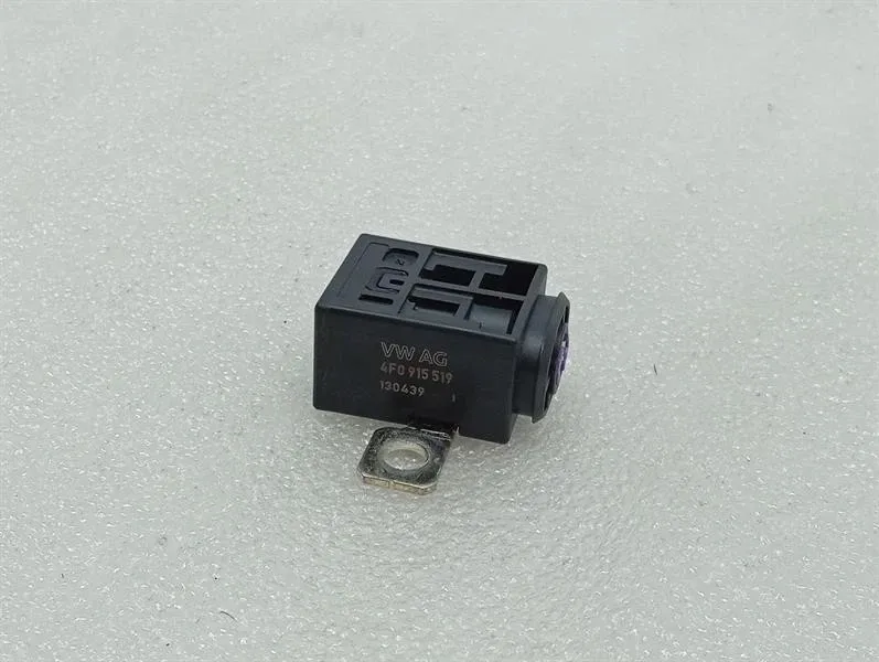 Audi R8 Audi R8 Type 42 V10 5.2 Spyder Battery Relay 4F0915519 Battarie Relay Body type: Convertible
Fuel: Petrol
