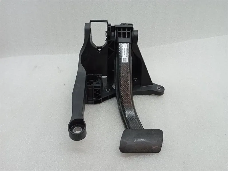 Porsche 911 (992) Porsche 911 992 brake pedal 992723031B brake pedal carbon Body type: Convertible
Fuel: Petrol