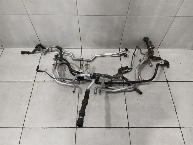 Audi R8 AUDI R8 4S AWD PIPE FIREWALL HOSE KIT Body type: Convertible
Fuel: Petrol