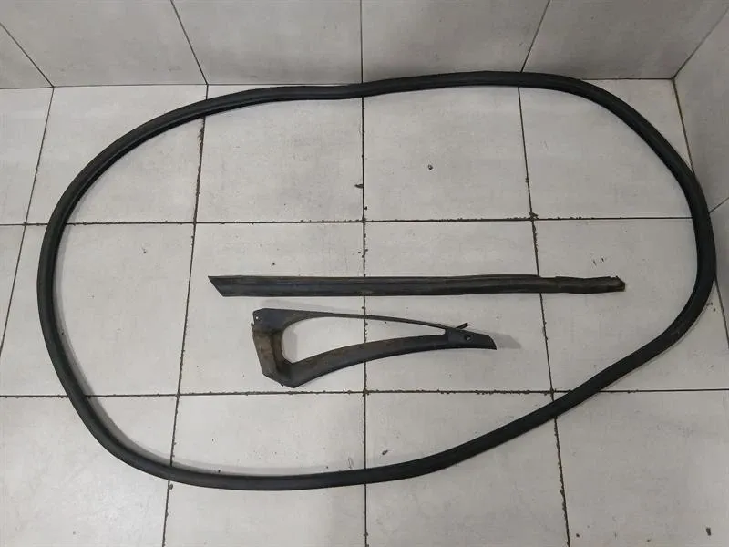 McLaren 720S Coupe Door Seal 14AA418CP Door Seals Brand/Model: MCLAREN 720S
Year: 2019
Engine: 39...