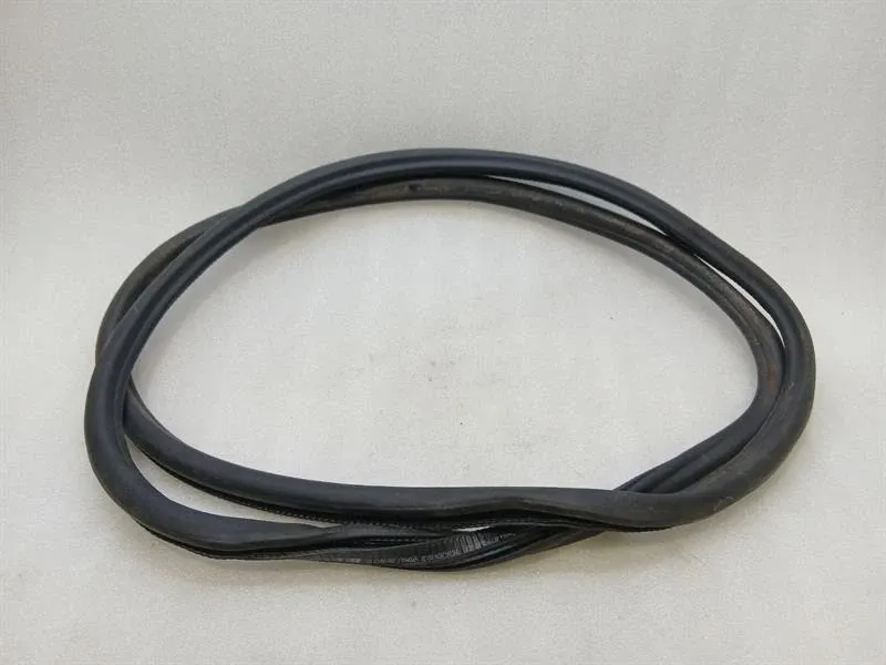 Porsche Panamera Porsche Panamera 976 G3 2024-2026 Door Seal 971831721Y FL Door Seals VL Body type: Hatchback
Fuel: Hybrid