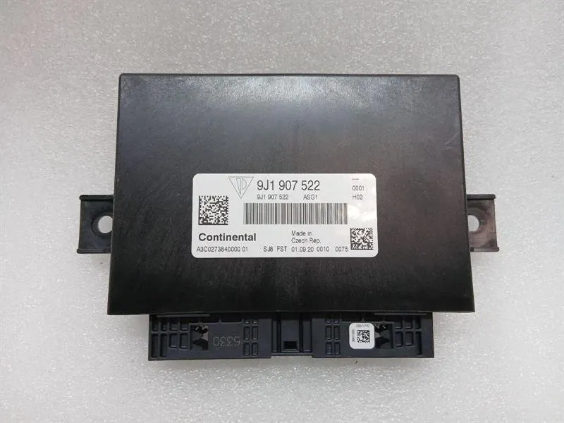Porsche Taycan Porsche Taycan 9J electronic module 9J1907522 control unit Body type: Saloon
Fuel: ELECTRIC