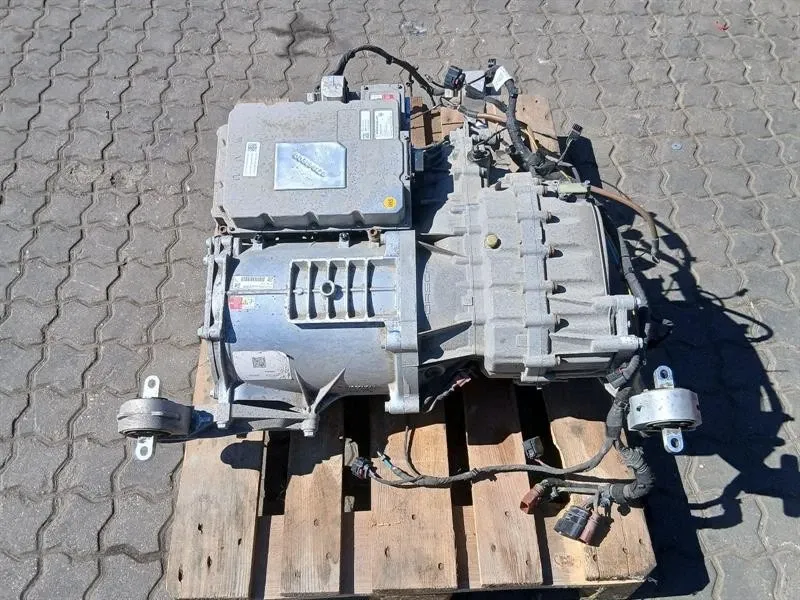 Porsche Taycan Porsche Taycan Turbo 9J Engine PAD300043 Rear Engine EBE Body type: Saloon
Fuel: ELECTRIC