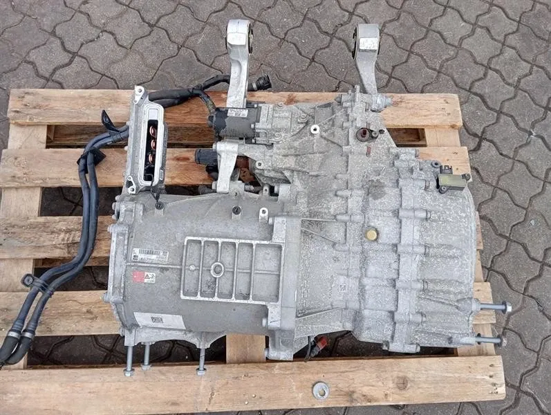 Porsche Taycan Porsche Taycan Turbo S 9J Engine REAR DEFECTIVE Engine 9J1901141A EBE