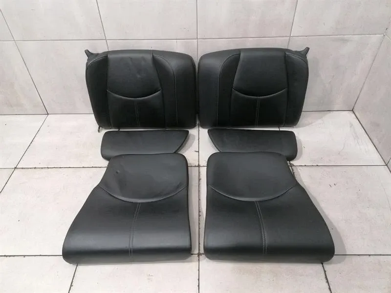 Porsche 911 (996) Porsche 911 997 convertible rear seat set 99752205104 rear seats set defects Body type: Convertible
Fuel: Petrol