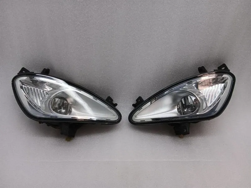 Mercedes-Benz A (W169) MERCEDES S-CLASS W221 FRONT FOGLAMP SET A2218200256 FOG LIGHTS SET Body type: Saloon
Fuel: Petrol