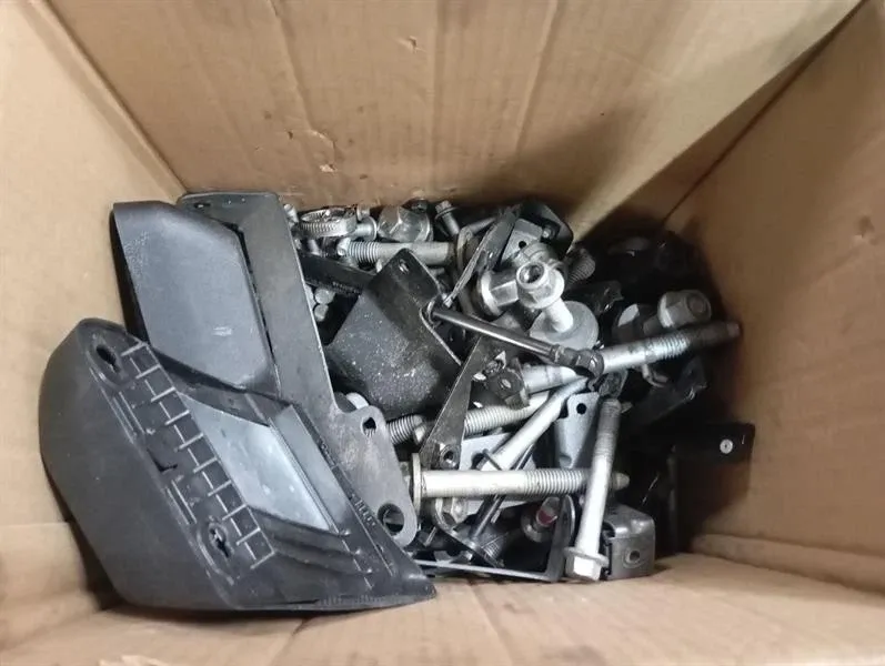 ASTON MARTIN VANQUISH AM310 SCREWS BOLTS FROM ONE CAR SCREWS Brand/Model: ASTON MARTIN VANQUISH
Year: 2016
E...