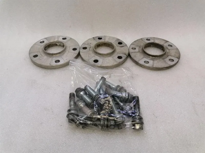 Porsche Panamera Porsche Panamera 971 wheel spacer PCD 5X30 71.5CB wheel spacer Body type: Hatchback
Fuel: Petrol