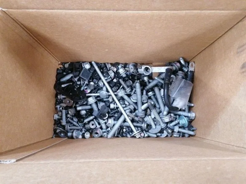 Porsche 911 (992) PORSCHE 911 992 SCREWS BOLTS FROM ONE CAR SET BOLTS Body type: Targa
Fuel: Hybrid