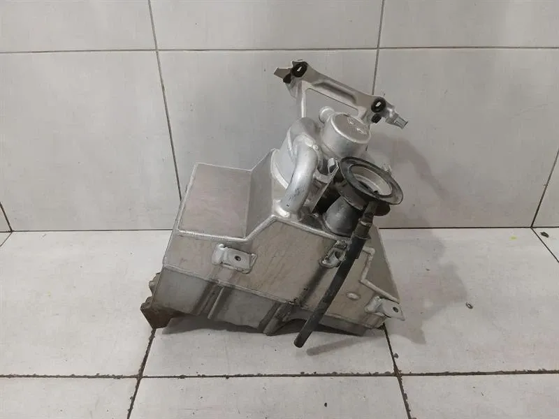 Audi R8 Audi R8 4S Performance Oil Sump 4S0115373F Oil Pan