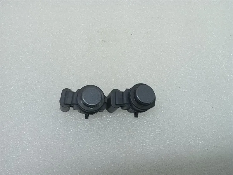 Tesla Model S Tesla Model S 70 Parking Sensor Set 1048473-09-A Parking Aid Parking Sensor Body type: Saloon
Fuel: ELECTRIC