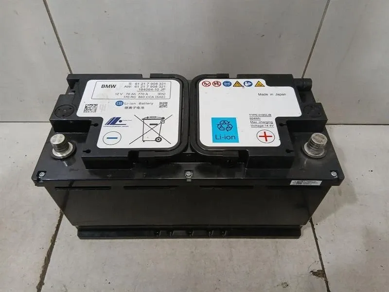 BMW 4 (G22 / G23 / G26)  BMW M3 M4 G80 G81 G83 61217908321 BATTERY Lithium-ion Li-ion 70Ah 770A Body type: Convertible
Fuel: Petrol