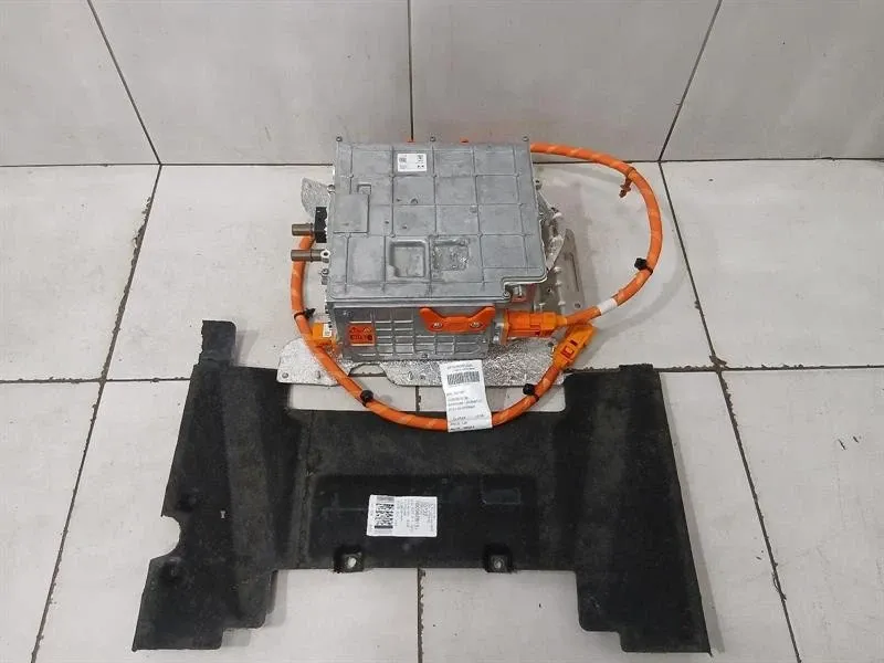 Ferrari 296 GTS F171 electronic module 805892 inverter control unit Brand/Model: FERRARI 296
Year: 2025
Engine: 299...