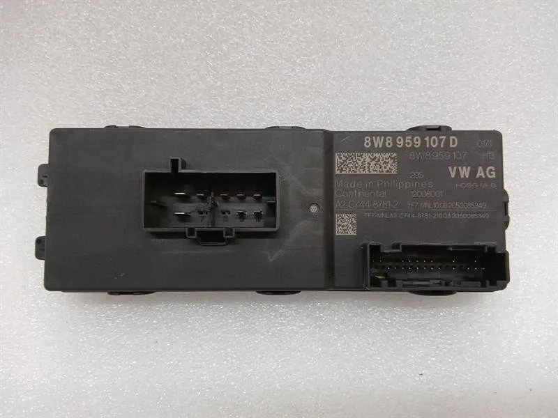 Porsche Taycan Porsche Taycan 9J electronic module 8W8959107D control unit boat lid tailgate Body type: Saloon
Fuel: ELECTRIC