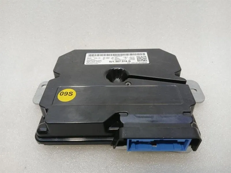 Porsche Taycan Porsche Taycan 9J electronic module 9J1907018Q online service control unit Body type: Saloon
Fuel: ELECTRIC