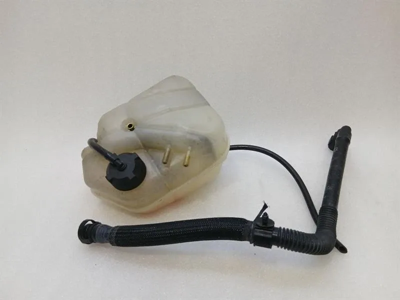 Ferrari California Ferrari California F149 08-14 Expansion Tank 225992 Expansion Tank Coolant Body type: Convertible
Fuel: Petrol
