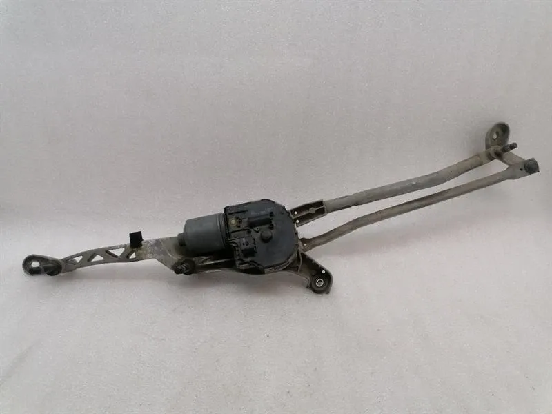 Mercedes-Benz A (W169) Mercedes E Class W212 Front Wiper Linkage A2128201240 Wiper Motor Front Body type: Saloon
Fuel: Petrol