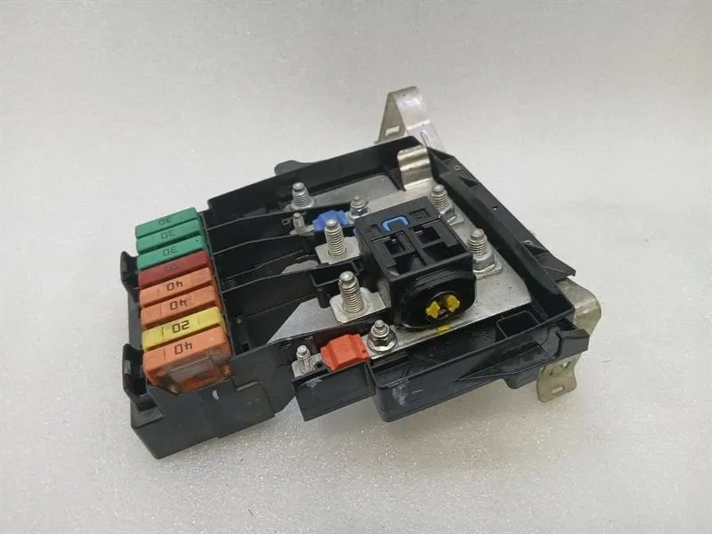 McLaren 720S Coupe Fuse Box 14MA024CP Fuse Box Brand/Model: MCLAREN 720S
Year: 2019
Engine: 39...