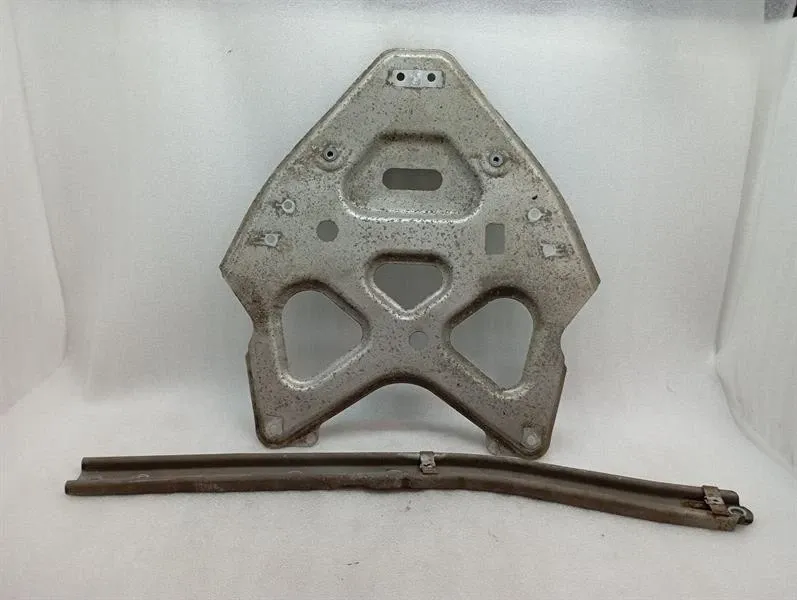 Porsche Cayman (981) Porsche Cayman 718 holder bracket 98133126111 holder carrier 982505477 Body type: Coupe
Fuel: Petrol