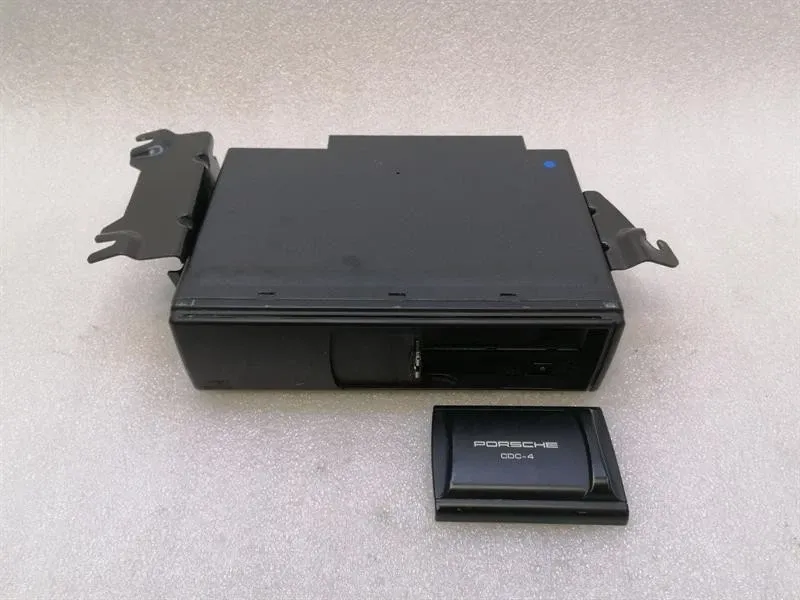 Porsche 911 (997) Porsche 911 997 CD Changer 99764514020 CD Changer