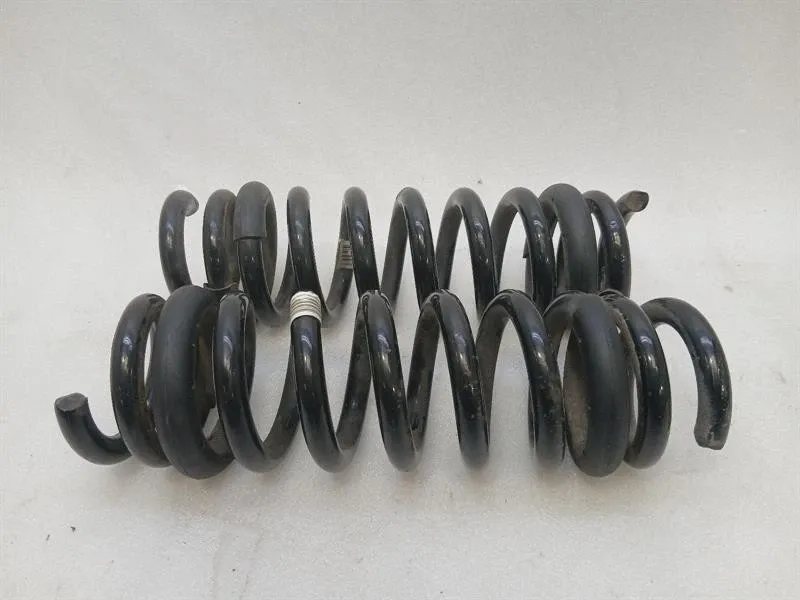 BMW 4 (F32 / F33 / F36) BMW M4 F82 coil spring rear 33537857311 set suspension spring rear M3 F80 Body type: Coupe
Fuel: Petrol