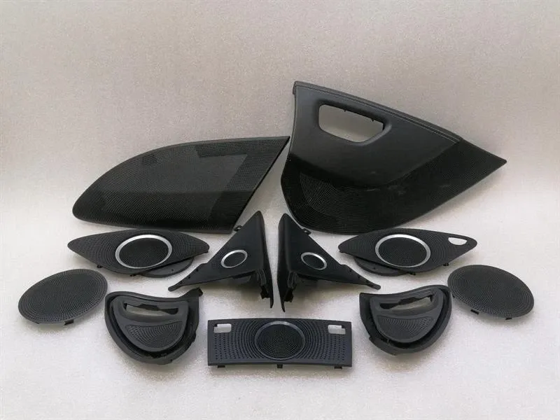 Audi R8 AUDI R8 TYPE 42 V10 5.2 SPYDER BANG OLUFSEN SPEAKER GRILL RHD SET Trim Body type: Convertible
Fuel: Petrol