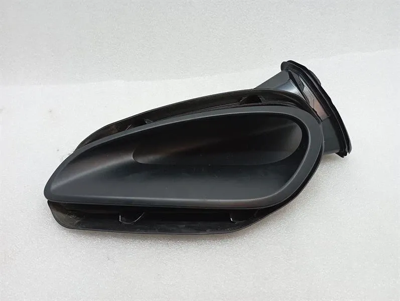 Porsche 911 (992) Porsche 911 992 Cover 992819656B Right Fairing 992853242A Air Intake Body type: Convertible
Fuel: Petrol