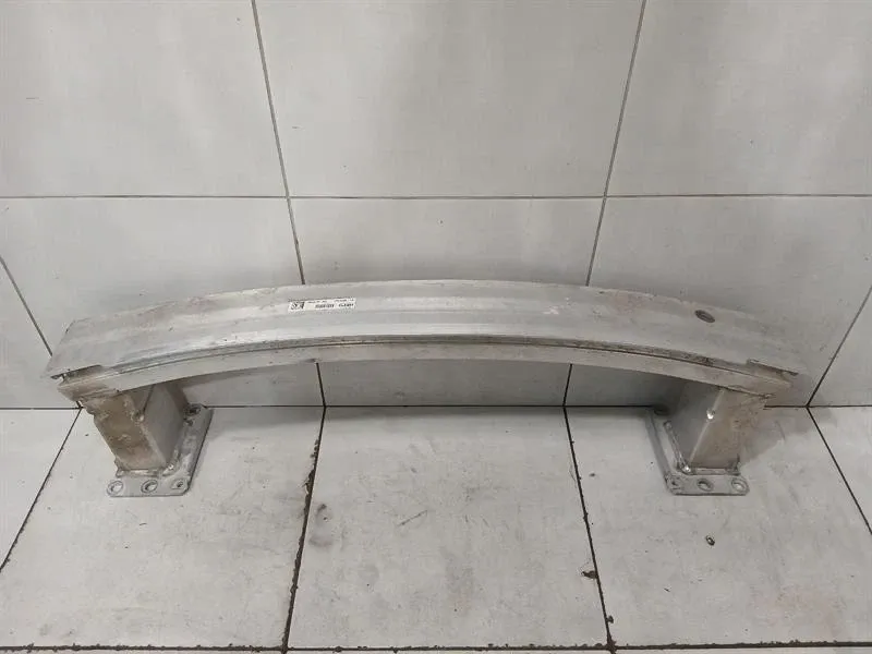 Porsche Taycan Porsche Taycan 9J Front Bumper Beam 9J1805241B Front Bumper Carrier Body type: Saloon
Fuel: ELECTRIC