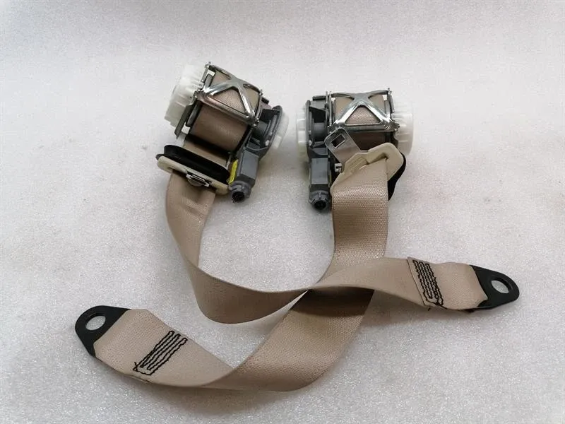 Ferrari FF Ferrari FF F151 front seat belt set 847934 RHD BEIGE seat belt belt front Body type: Hatchback
Fuel: Petrol