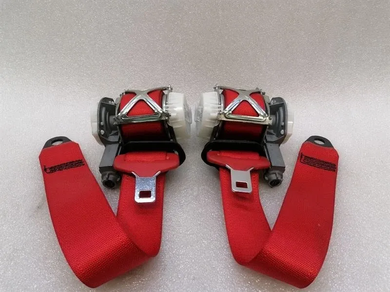 Ferrari 458 Ferrari 458 F142 Spider Seatbelt Set 829595 Red Front Seat Belt Set Body type: Convertible
Fuel: Petrol