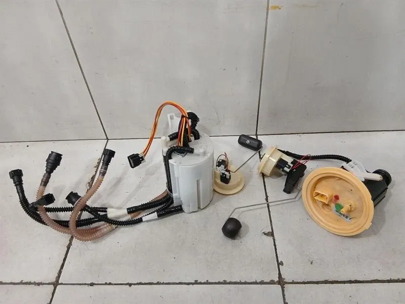 Ferrari California Ferrari California F149 08-14 4.3 Fuel Pump Electric 282783 Fuel Pump SET Body type: Convertible
Fuel: Petrol