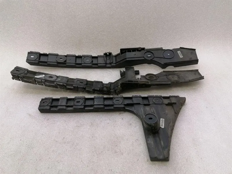 Bentley Continental GT, GTC, Flying Spur Bentley Continental GT W12 rear bumper holder bracket 3W3807362 holder carrier Body type: Coupe
Fuel: Petrol