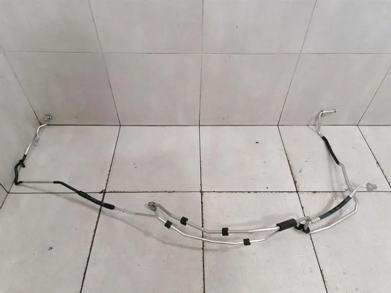 Porsche 911 (992) Porsche 911 992 A/C pipe 992816522 air conditioning line air conditioning Body type: Convertible
Fuel: Petrol