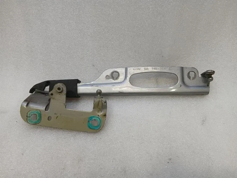 Porsche 911 (991) Porsche 911 991 Bonnet Hinge LHS 99151115103 Hood Hinge Left Body type: Convertible
Fuel: Petrol